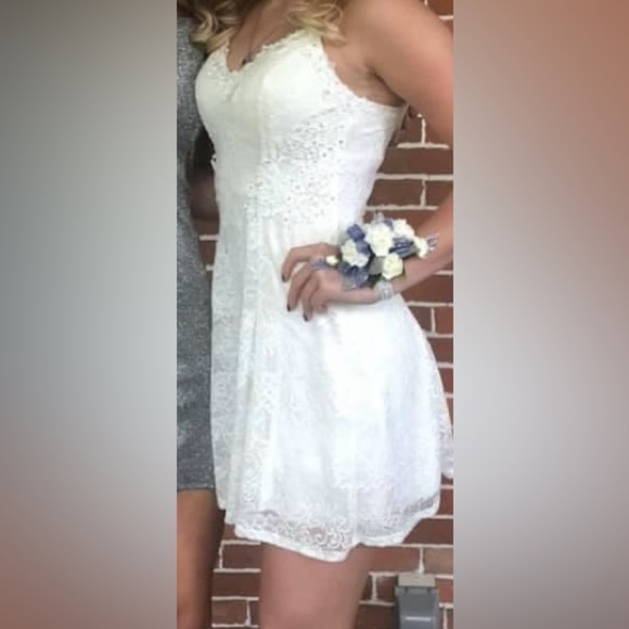 Juniors white cocktail dress - Picture 1 of 7